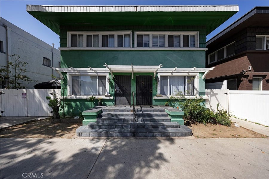 Property photo for 643 Elm Avenue, Long Beach, CA