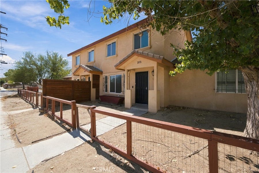 Property photo for 201 W Kettering, Lancaster, CA