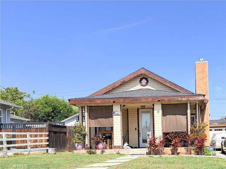 Property photo for 1098 Bresee Avenue, Pasadena, CA