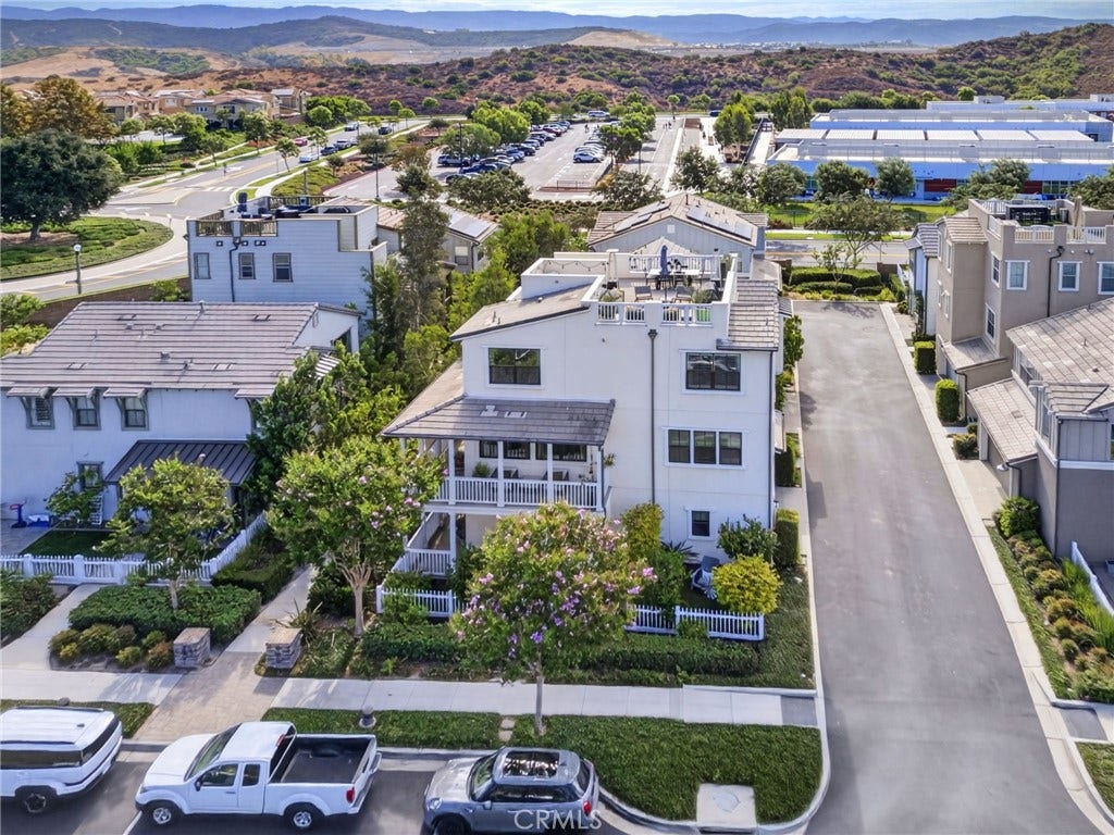 14 Marisol, Rancho Mission Viejo, CA 92694 The home sits on a corner lot on a single loaded street.