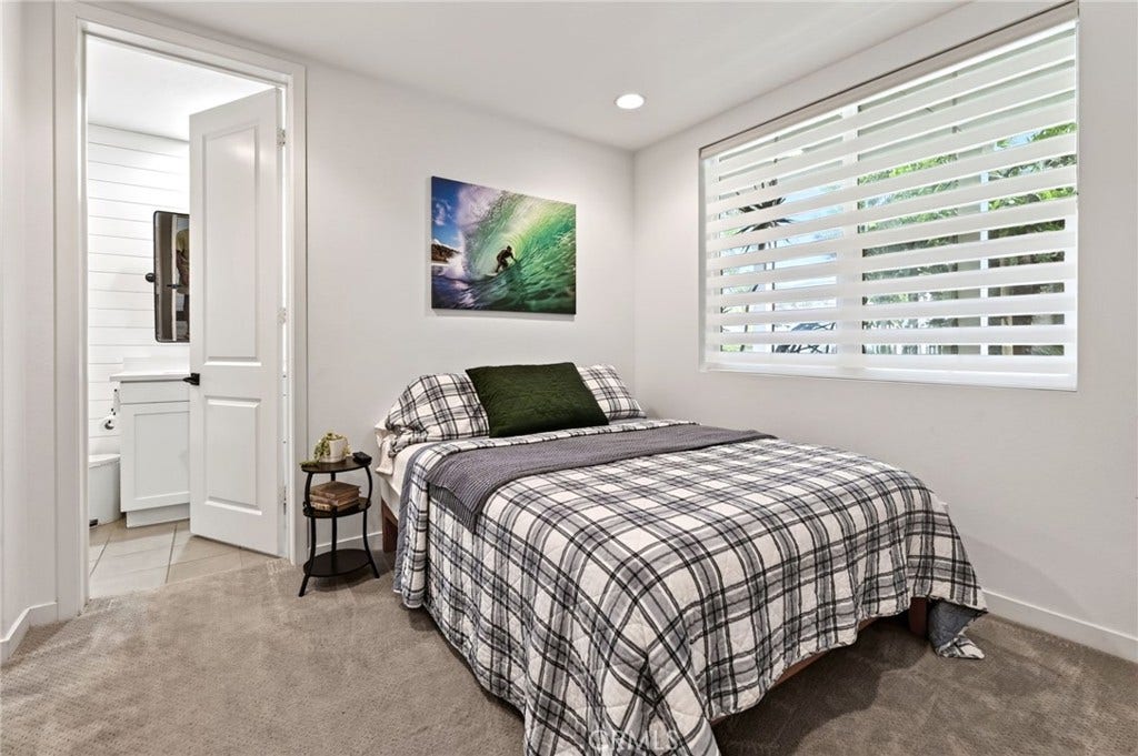 14 Marisol, Rancho Mission Viejo, CA 92694 Downtairs bedroom with private full bathroom.