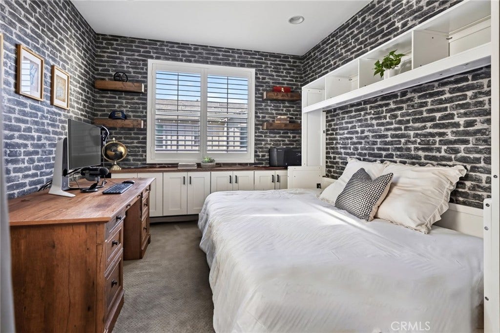14 Marisol, Rancho Mission Viejo, CA 92694 This bedroom has a Queen Size Murphy bed and built in closet.
