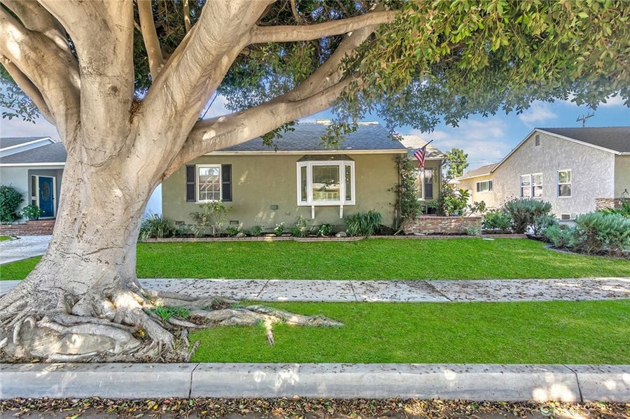 Property photo for 3502 Heather Road, Long Beach, CA