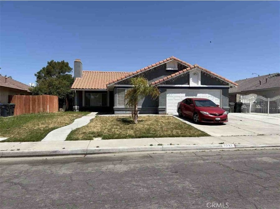 Property photo for 2737 La Vida Drive, Lancaster, CA