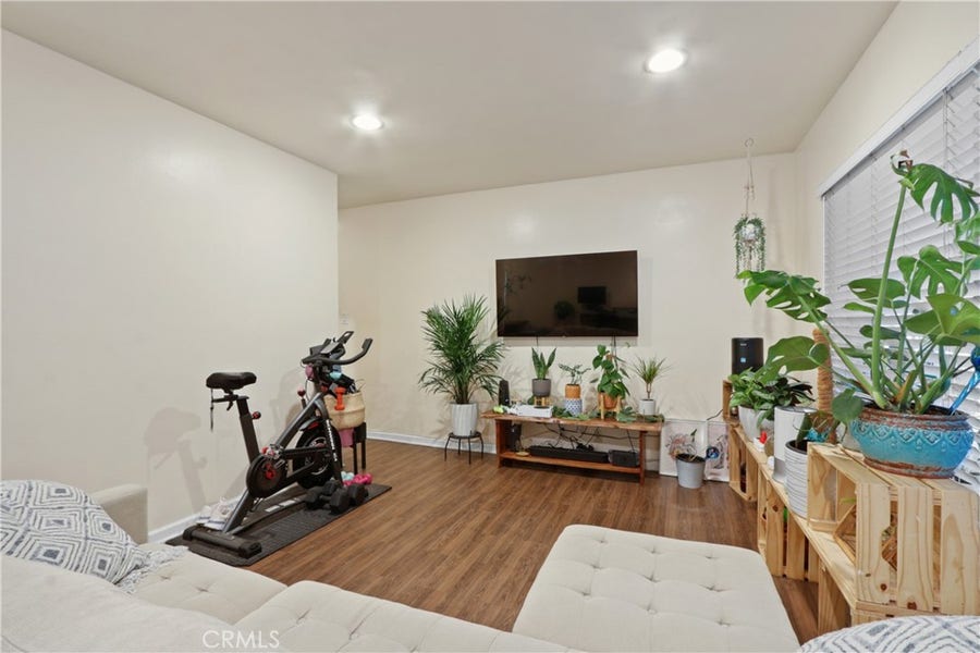 Property photo for 939 E Appleton Street, #25, Long Beach, CA