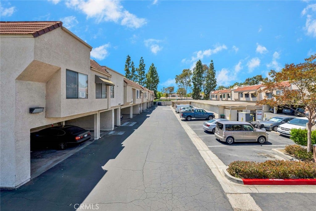 22 Aruba, Laguna Niguel, CA 92677 Aruba street view showing the quiet cul-de-sac location directly across from the community pool.