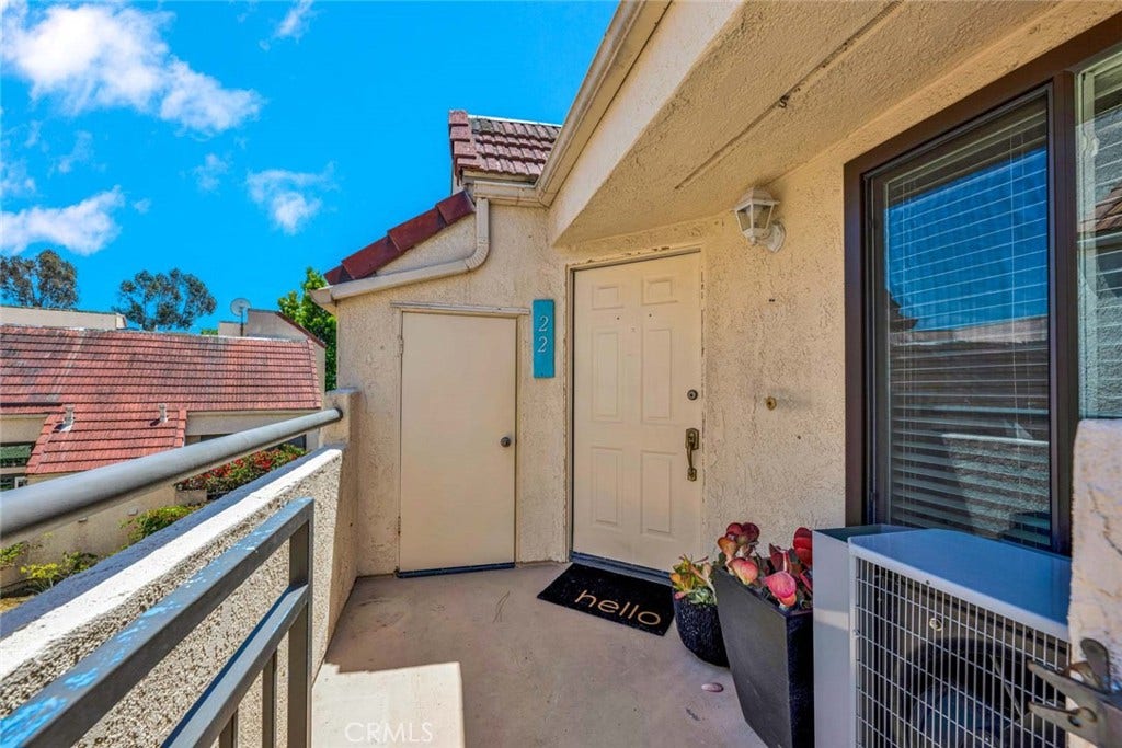 22 Aruba, Laguna Niguel, CA 92677 Welcoming front balcony with views of the neighborhood.