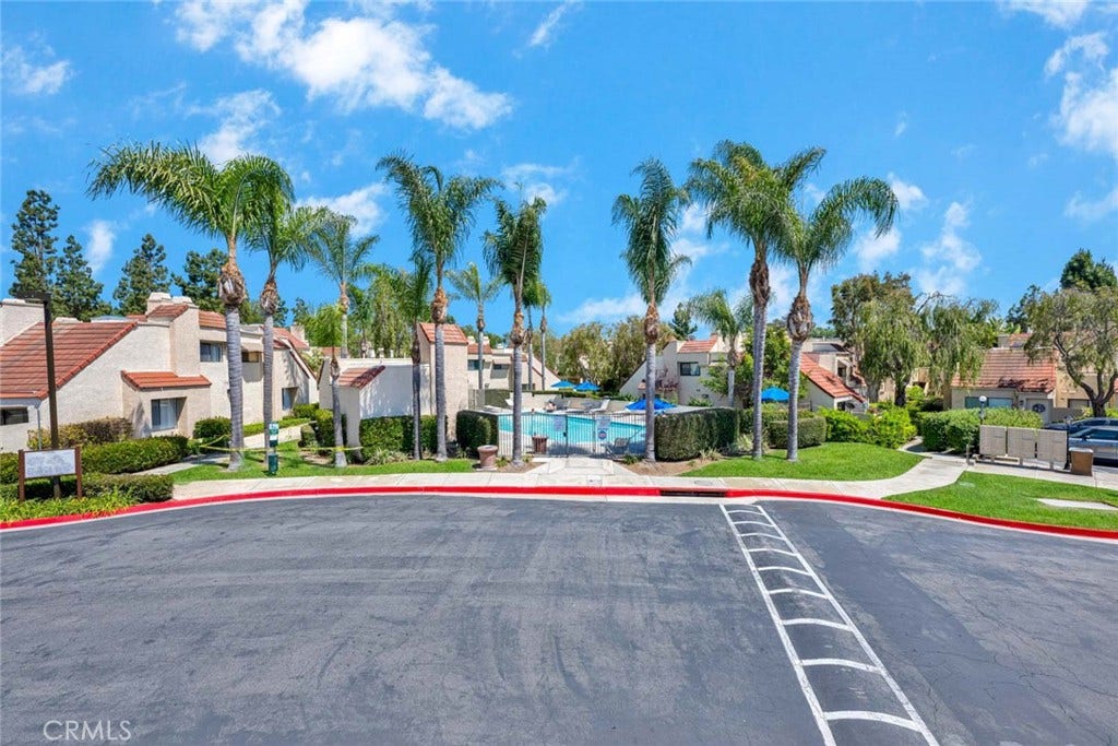 22 Aruba, Laguna Niguel, CA 92677 Swimming pool access just a few steps from 22 Aruba.