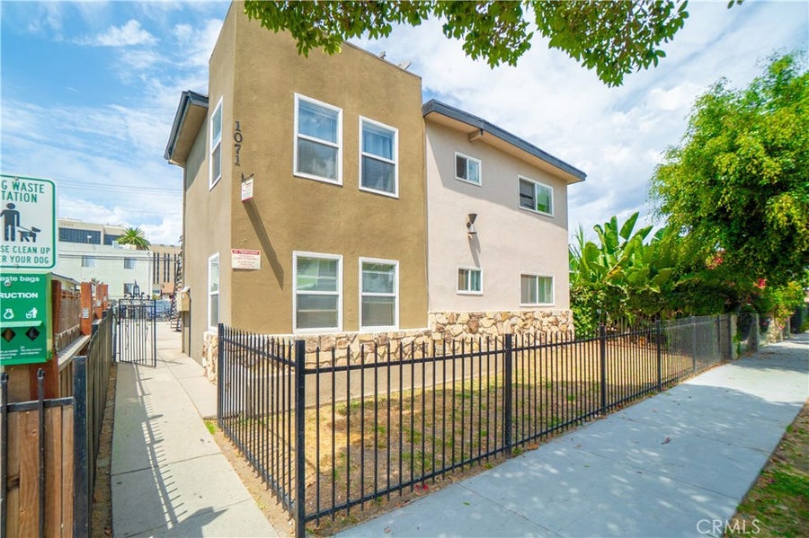 Property photo for 1071 Olive, Long Beach, CA