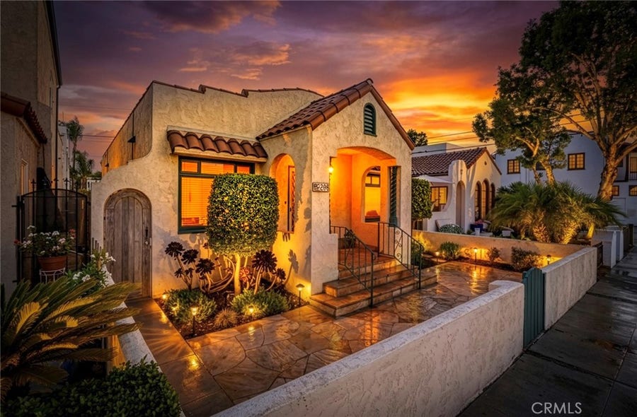 Property photo for 206 La Verne, Long Beach, CA