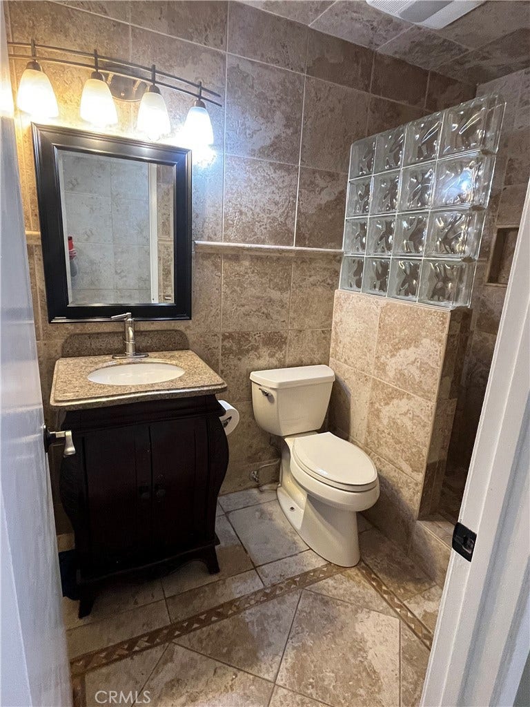 21062 Larchmont, Lake Forest, CA 92630 21062 Larchmont, Lake Forest, CA 92630