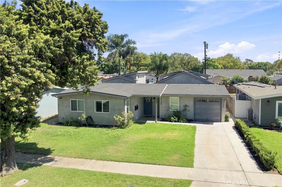 Property photo for 1720 Petaluma Ave, Long Beach, CA