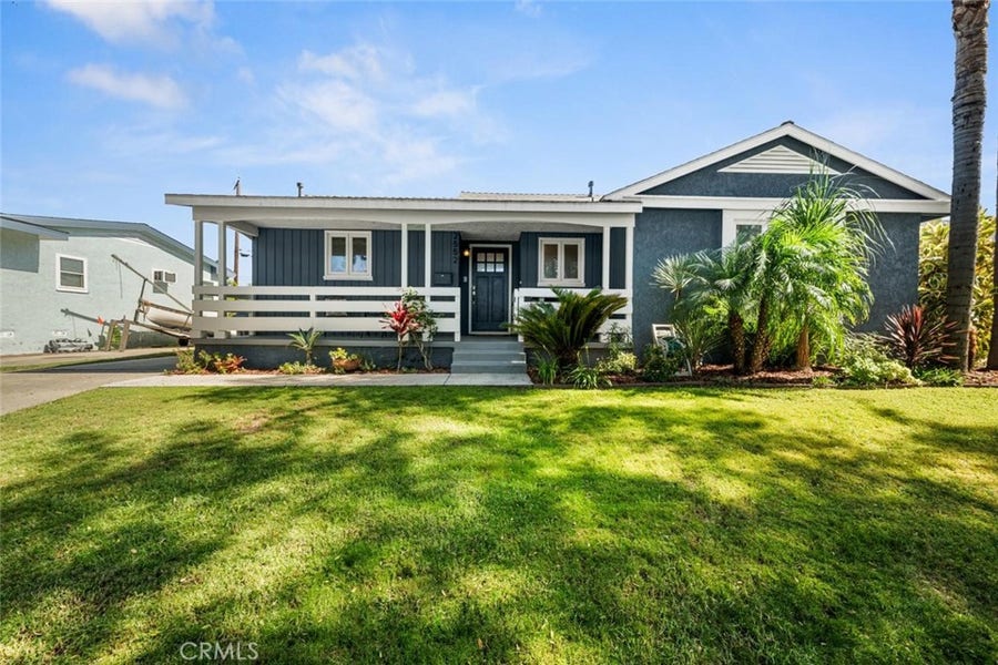 Property photo for 2552 Vuelta Grande, Long Beach, CA