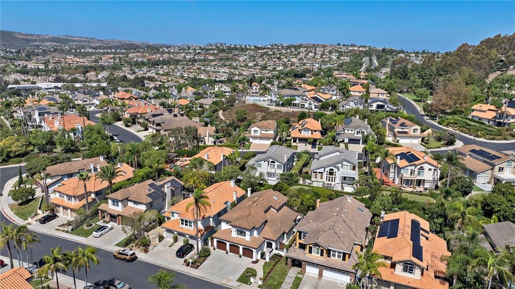 15 Glastonbury Pl, Laguna Niguel, CA 92677 15 Glastonbury Pl, Laguna Niguel, CA 92677