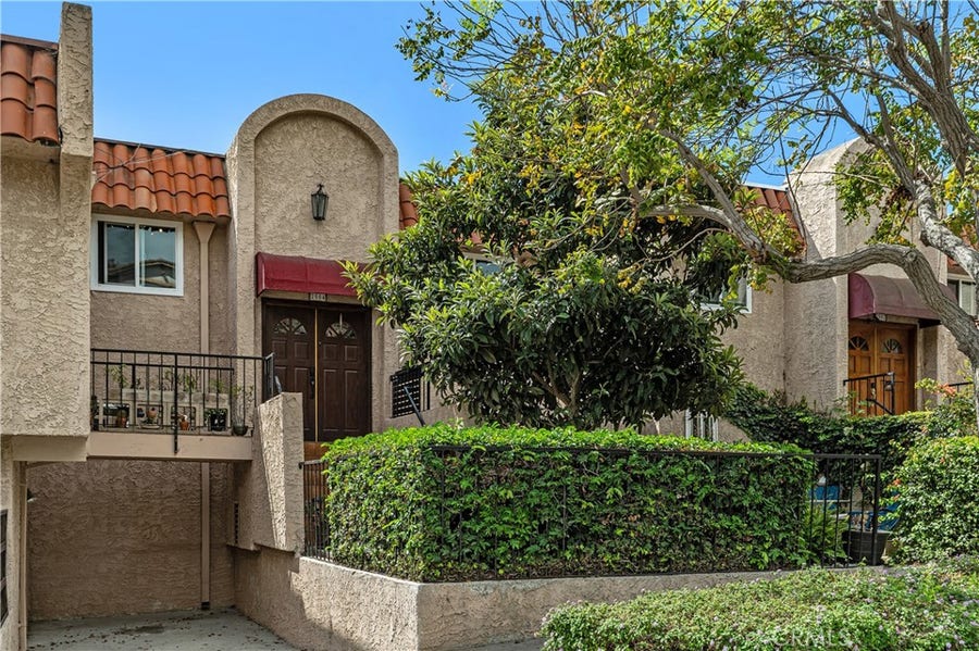 Property photo for 2504 Skyline Drive, Signal Hill, CA