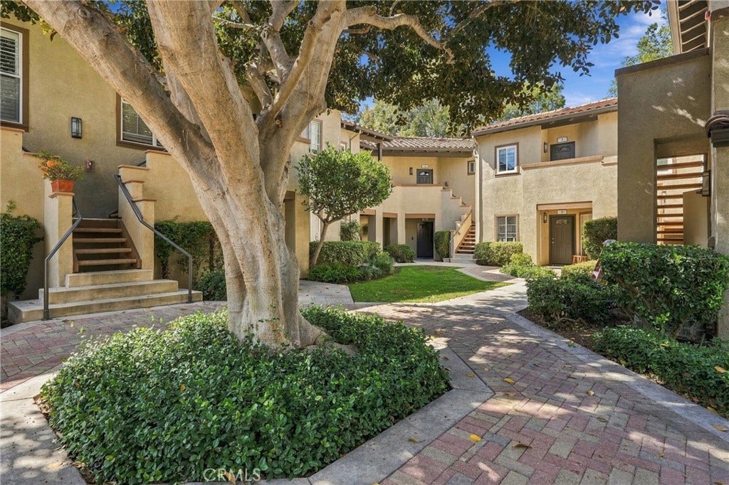 12 Via Solaz, Rancho Santa Margarita, CA 92688 12 Via Solaz, Rancho Santa Margarita, CA 92688