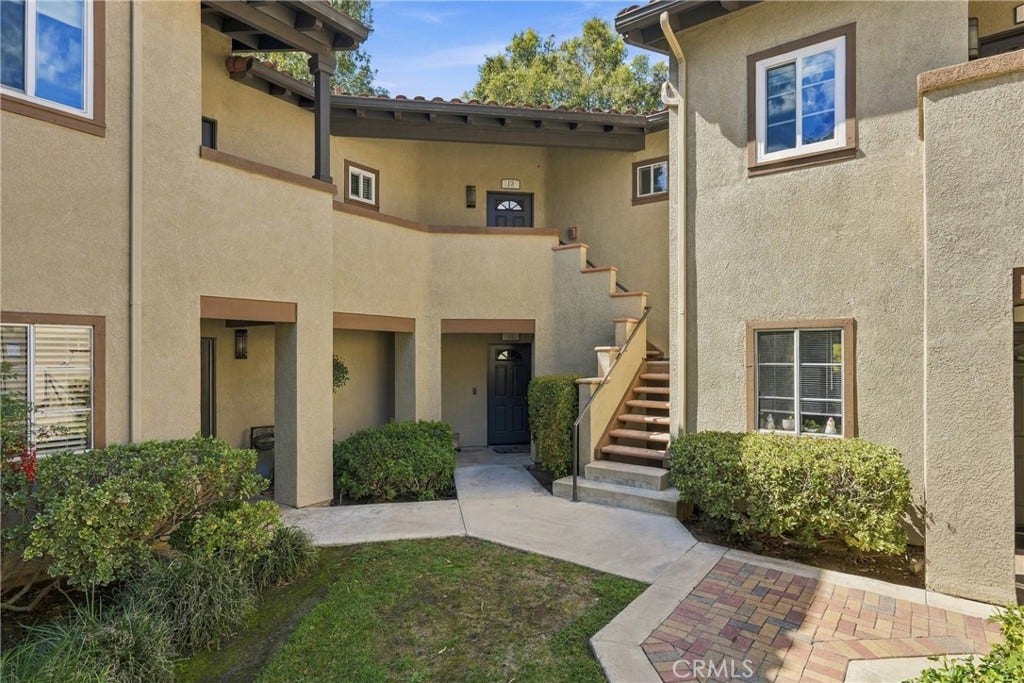 12 Via Solaz, Rancho Santa Margarita, CA 92688 12 Via Solaz, Rancho Santa Margarita, CA 92688