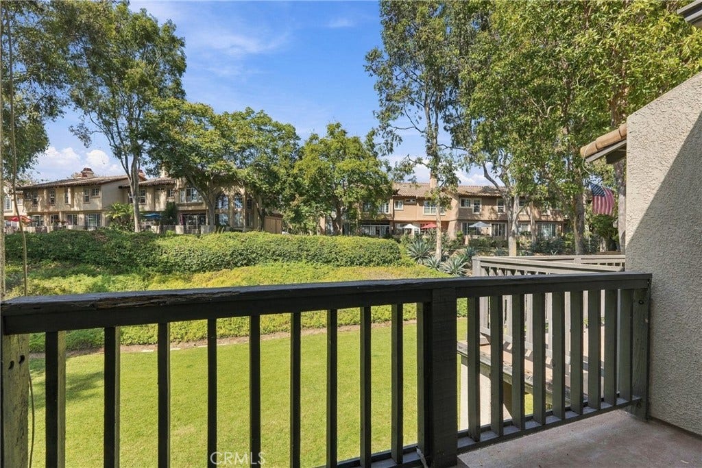 12 Via Solaz, Rancho Santa Margarita, CA 92688 12 Via Solaz, Rancho Santa Margarita, CA 92688