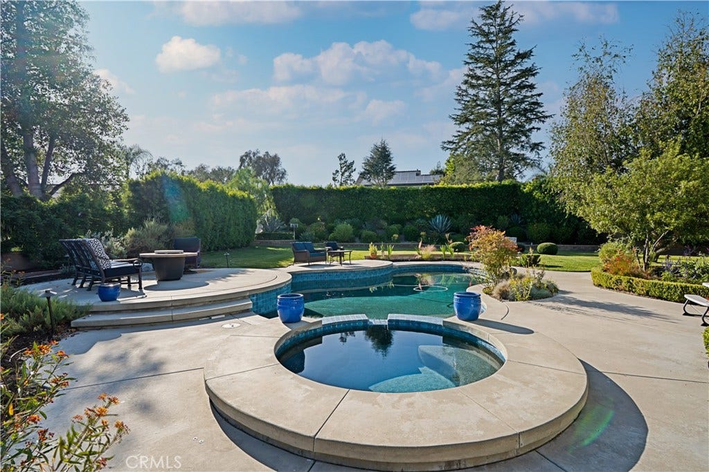 21321 Hillside Court, Lake Forest, CA 92630 Jacoozi
