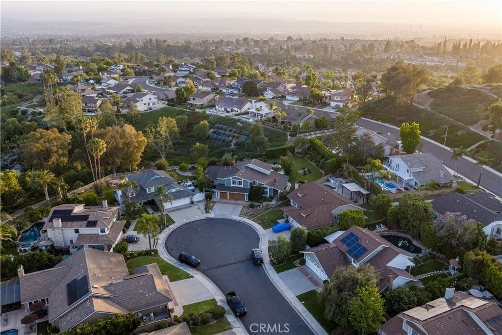 21321 Hillside Court, Lake Forest, CA 92630 21321 Hillside Court, Lake Forest, CA 92630