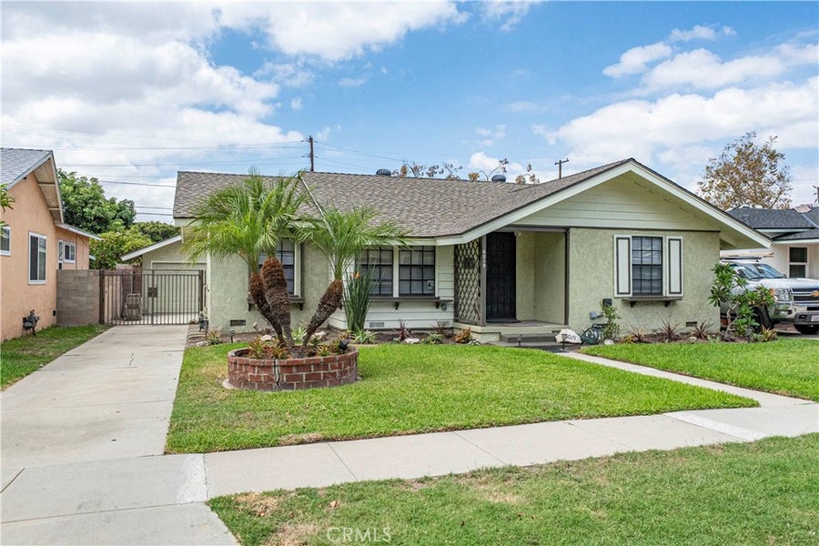 Property photo for 6019 Pepperwood, Lakewood, CA
