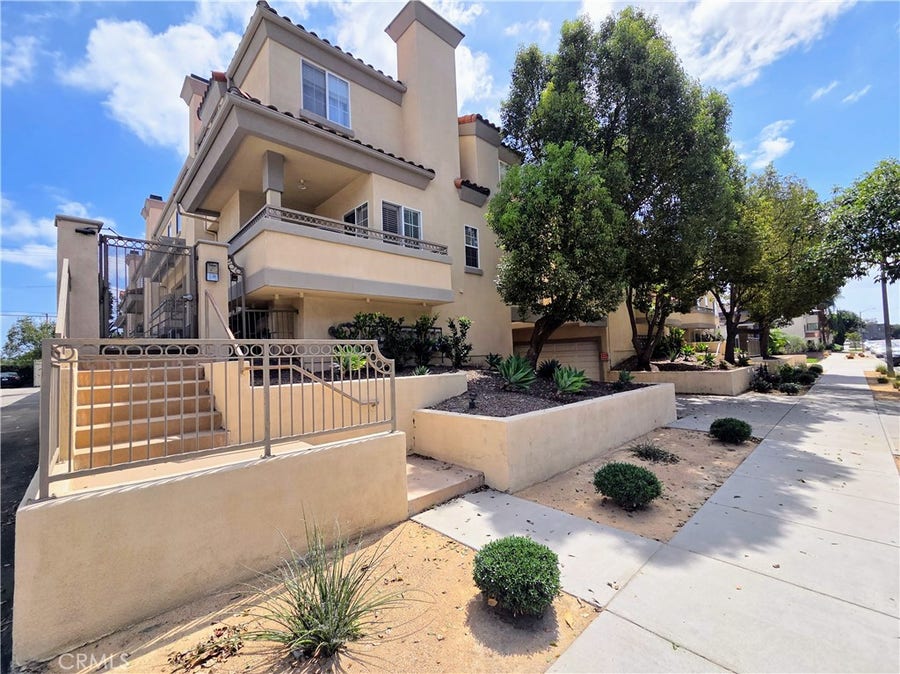 Property photo for 3546 Linden Avenue, #6, Long Beach, CA