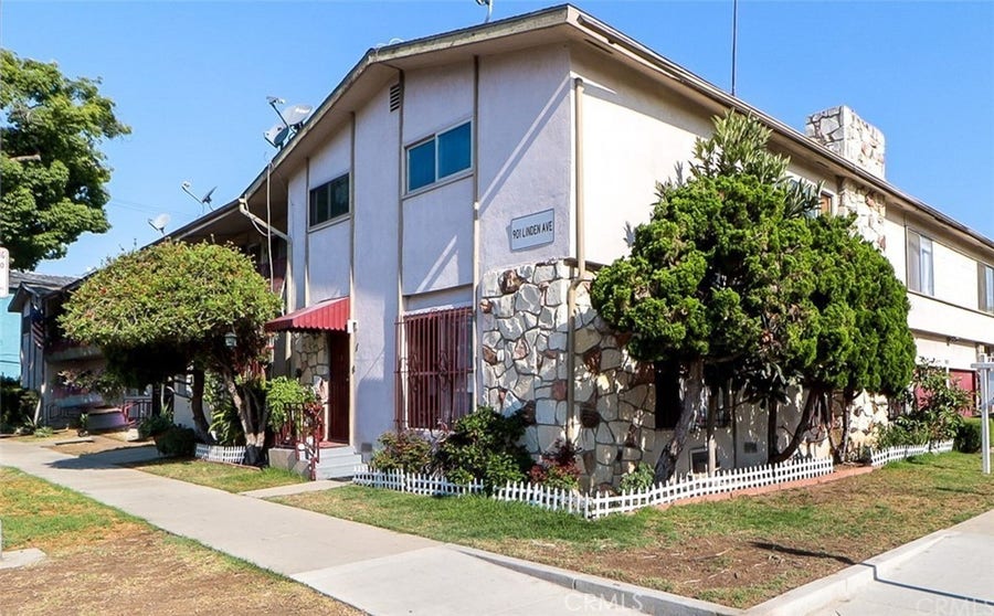 Property photo for 901 Linden Avenue, #21, Long Beach, CA