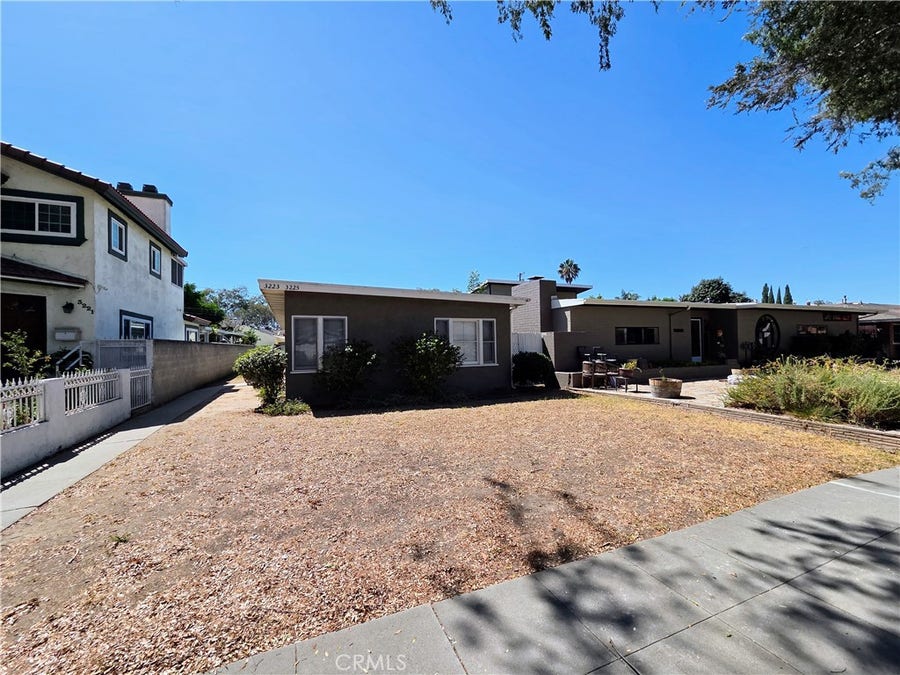 Property photo for 3223 Lemon Avenue, Signal Hill, CA