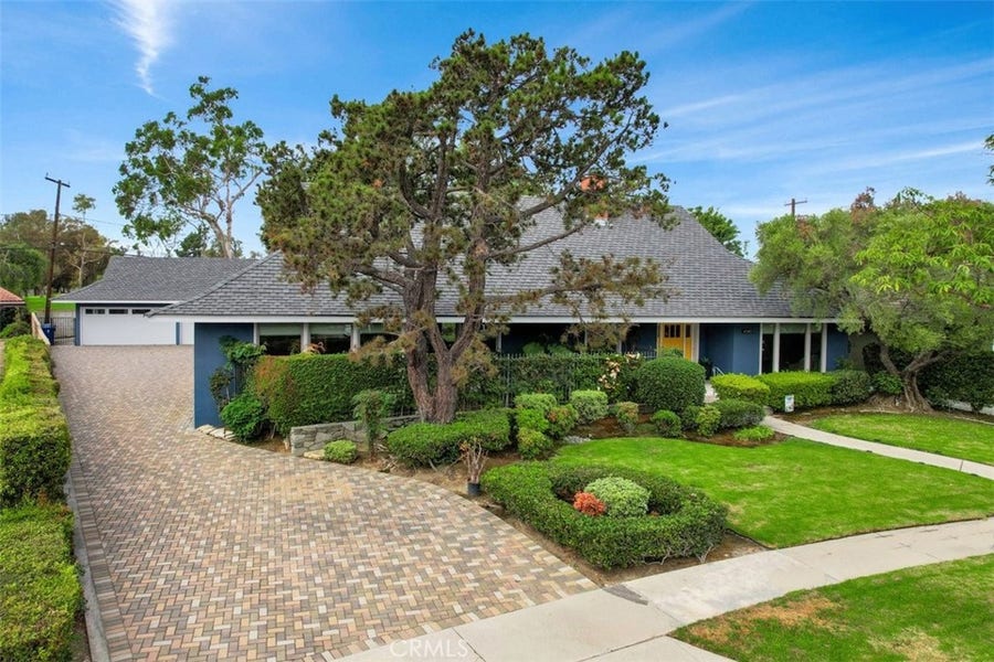 Property photo for 4140 COUNTRY CLUB DRIVE, Lakewood, CA