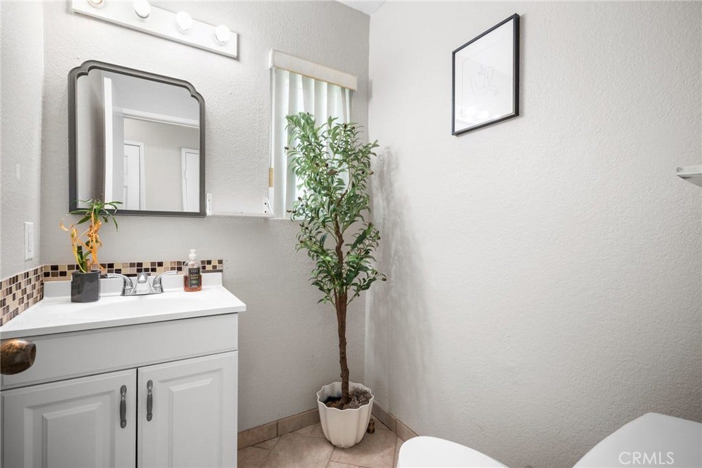 39752 Oak Cliff Drive, Temecula, CA 92591 Half Bath