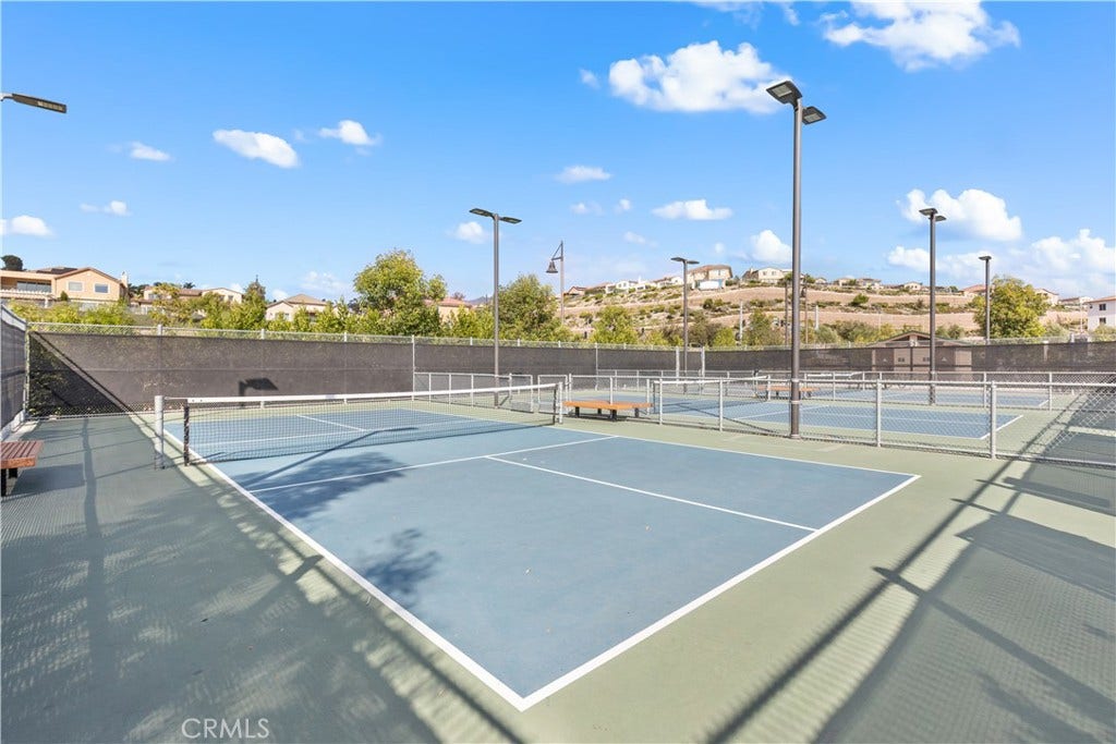 604 White Oaks, Lake Forest, CA 92610 HOA tennis/pickleball