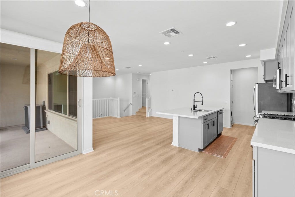 604 White Oaks, Lake Forest, CA 92610 2nd level dining area