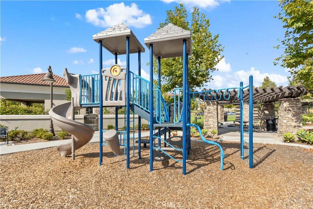 604 White Oaks, Lake Forest, CA 92610 HOA park