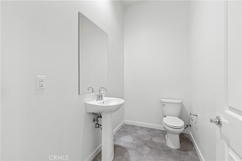 604 White Oaks, Lake Forest, CA 92610 1st level 1/2 bath