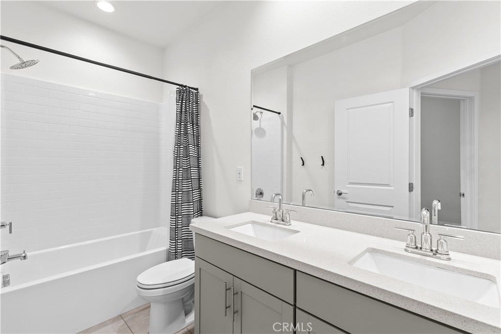 604 White Oaks, Lake Forest, CA 92610 3rd level full bathroom
