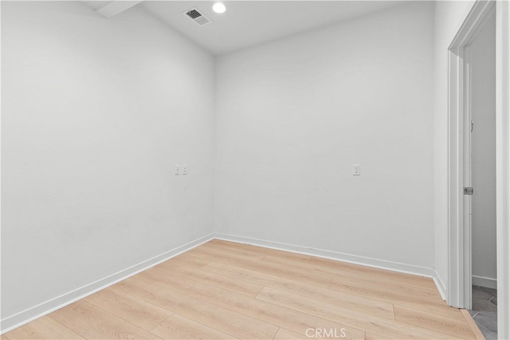 604 White Oaks, Lake Forest, CA 92610 1st level office