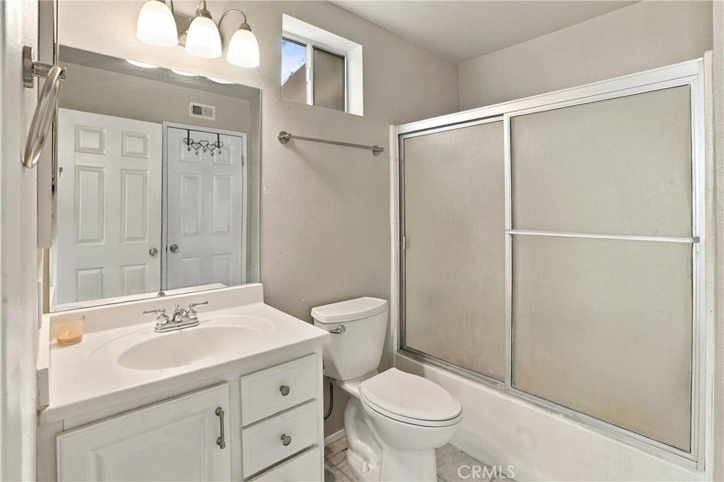 2616 Avenida del Vista, #B204, Corona, CA 92882