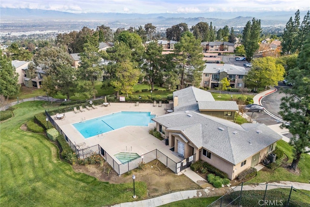2616 Avenida del Vista, #B204, Corona, CA 92882