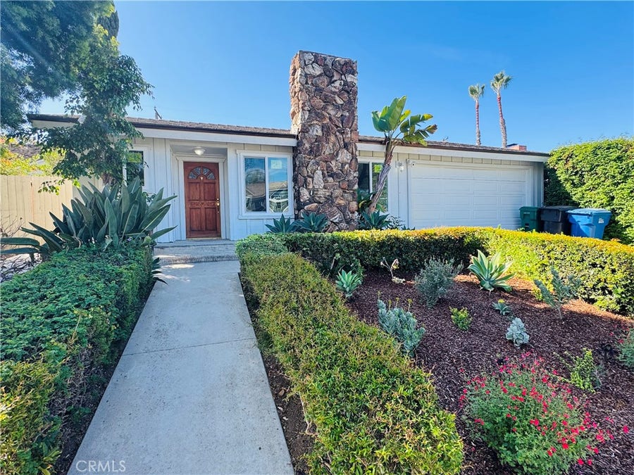 Property photo for 5140 E Los Flores, Long Beach, CA