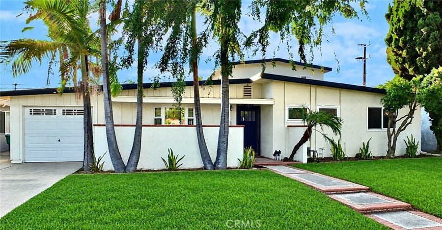 Property photo for 1417 Vuelta Grande, Long Beach, CA