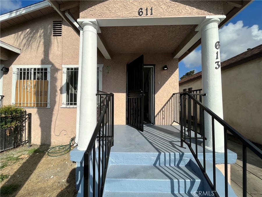 Property photo for 611 W 57th, Los Angeles, CA