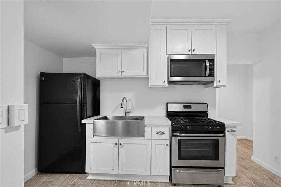 Property photo for 464 Camulos Street, Los Angeles, CA