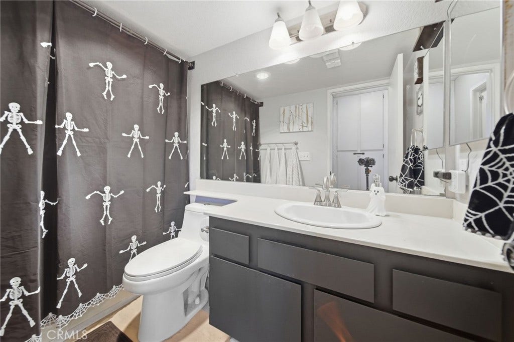 20702 El Toro, Lake Forest, CA 92630 20702 El Toro, Lake Forest, CA 92630
