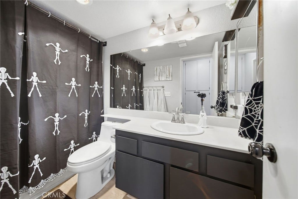 20702 El Toro, Lake Forest, CA 92630 20702 El Toro, Lake Forest, CA 92630