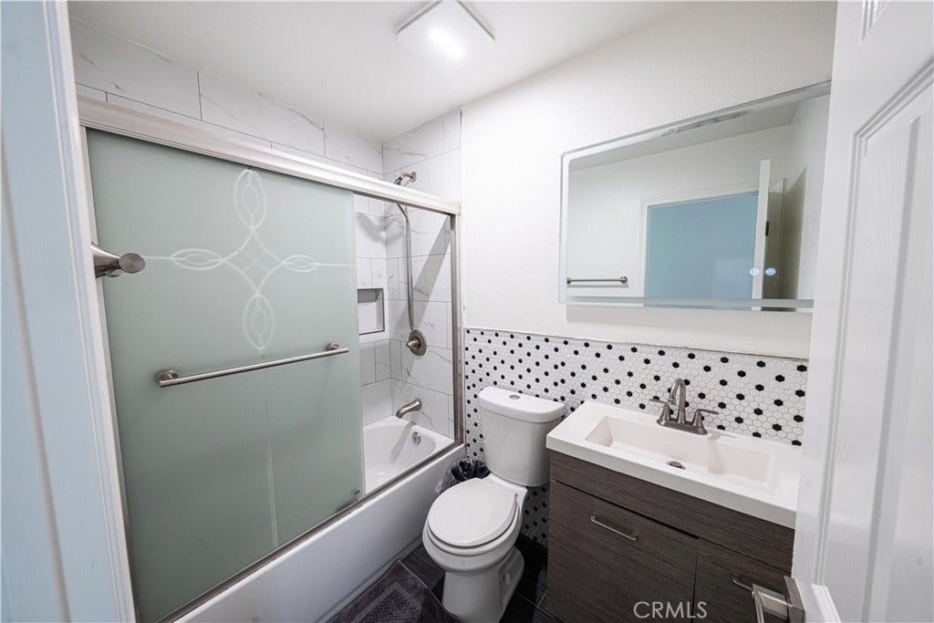27081 Sombras, Mission Viejo, CA 92692 Bath #2