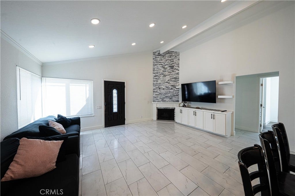 27081 Sombras, Mission Viejo, CA 92692 27081 Sombras, Mission Viejo, CA 92692
