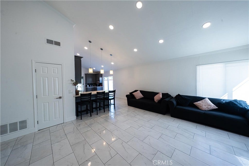 27081 Sombras, Mission Viejo, CA 92692 27081 Sombras, Mission Viejo, CA 92692