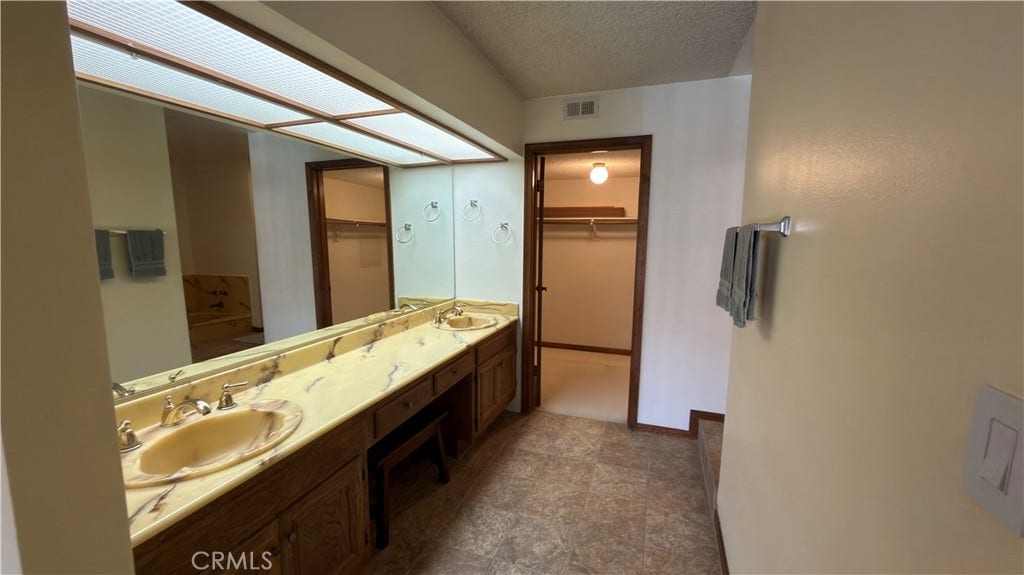 6358 Riviera Circle, Long Beach, CA 90815 Master Bath