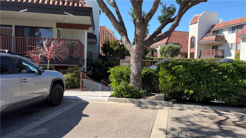 6358 Riviera Circle, Long Beach, CA 90815 Parking