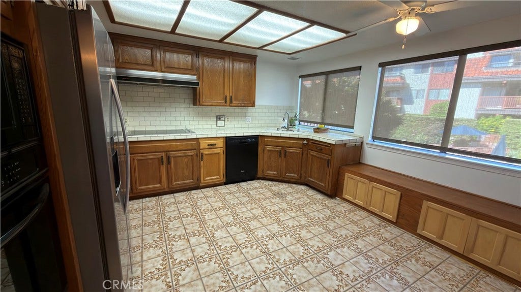 6358 Riviera Circle, Long Beach, CA 90815 Kitchen